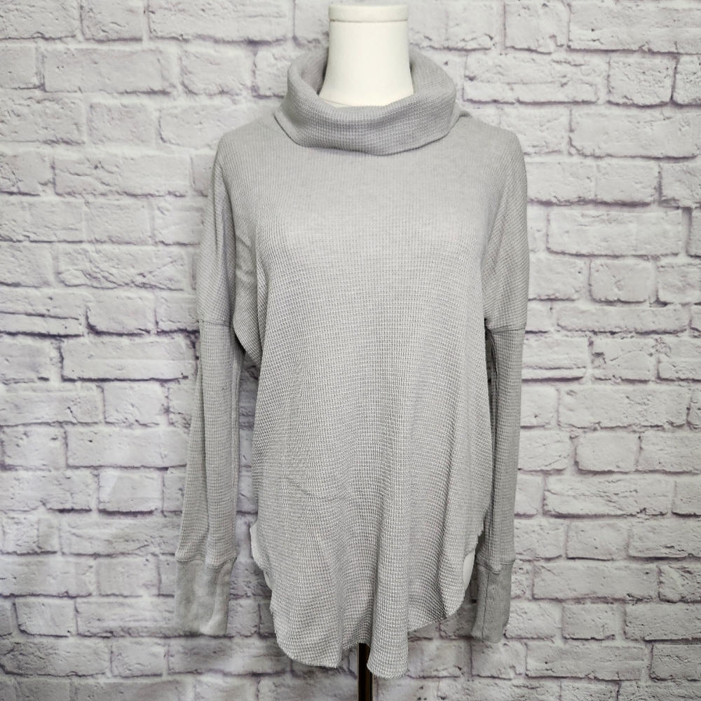 ARITZIA The Group by Babaton Thermal Cowl Neck Gray Thermal Long Sleeve Sz Small